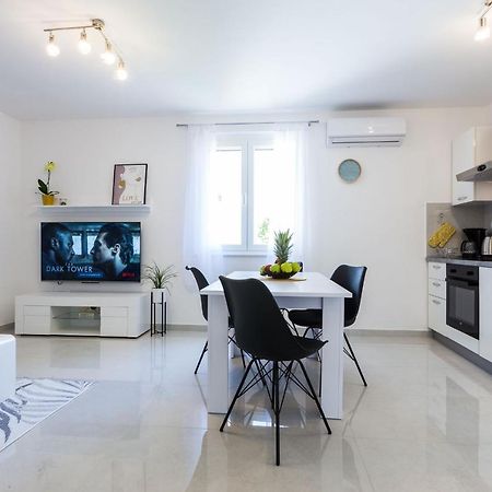 Petra Modern Apartment With Free Parking And Bbq Zadar Ngoại thất bức ảnh