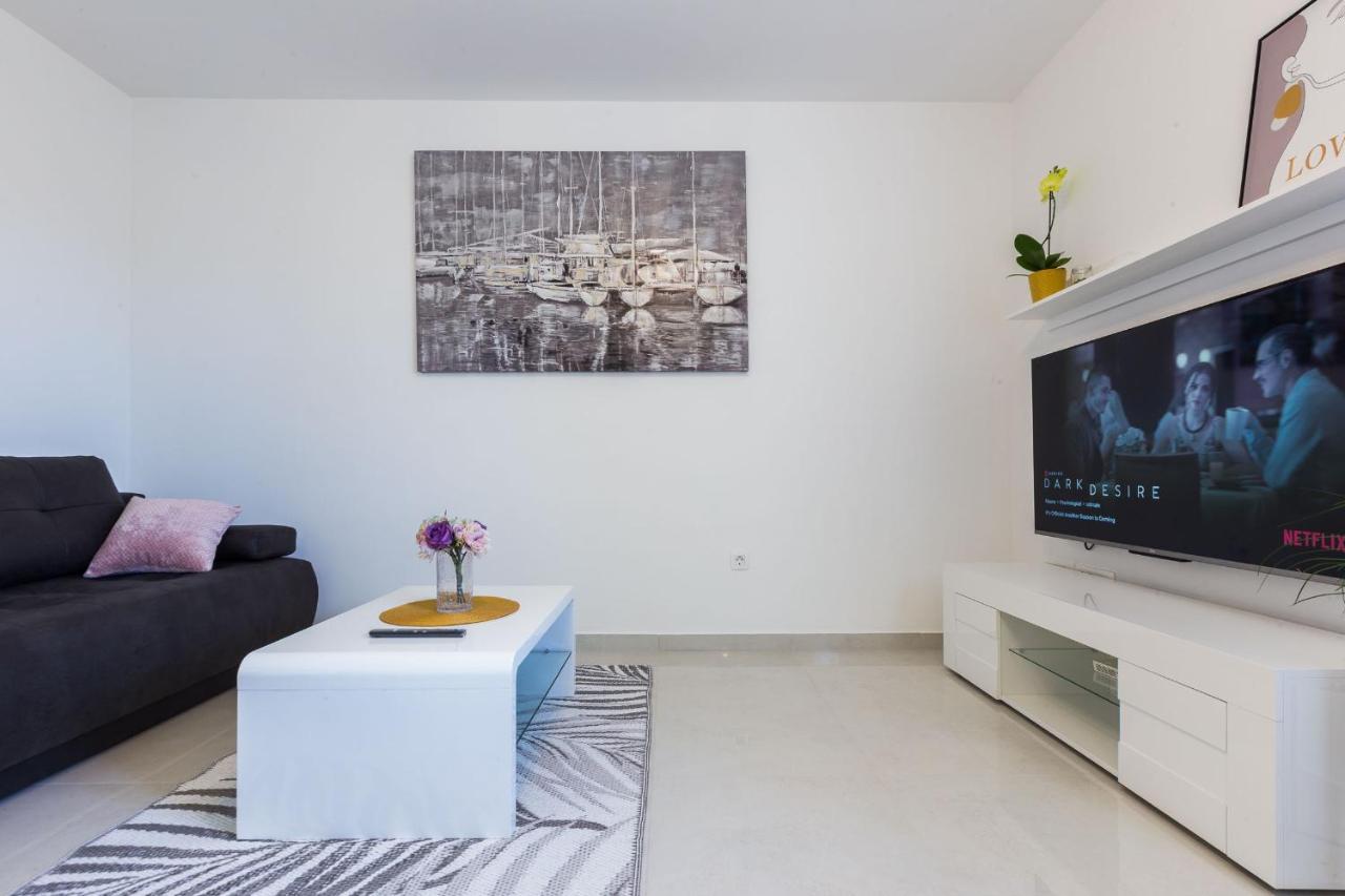 Petra Modern Apartment With Free Parking And Bbq Zadar Ngoại thất bức ảnh
