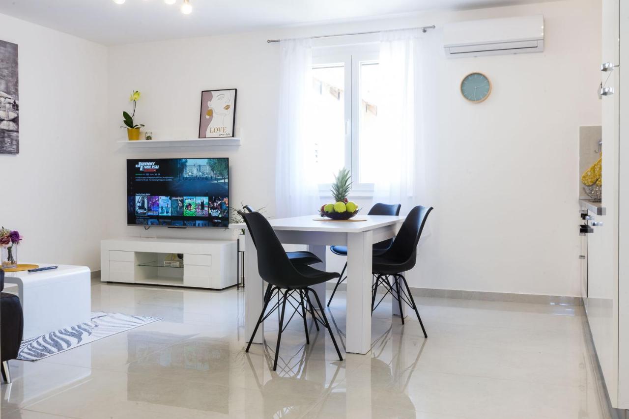 Petra Modern Apartment With Free Parking And Bbq Zadar Ngoại thất bức ảnh