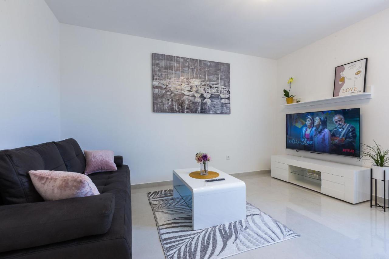 Petra Modern Apartment With Free Parking And Bbq Zadar Ngoại thất bức ảnh