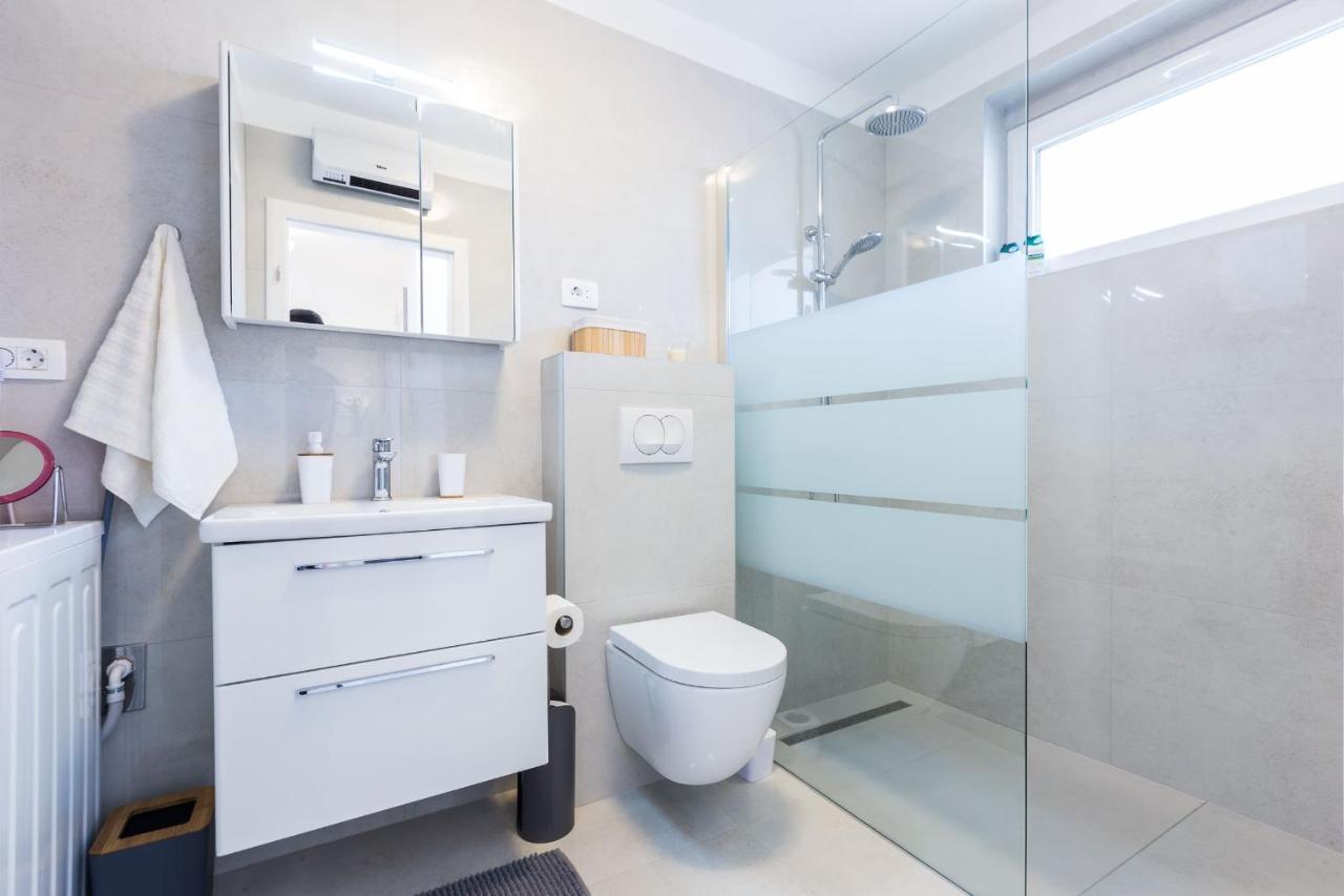 Petra Modern Apartment With Free Parking And Bbq Zadar Ngoại thất bức ảnh